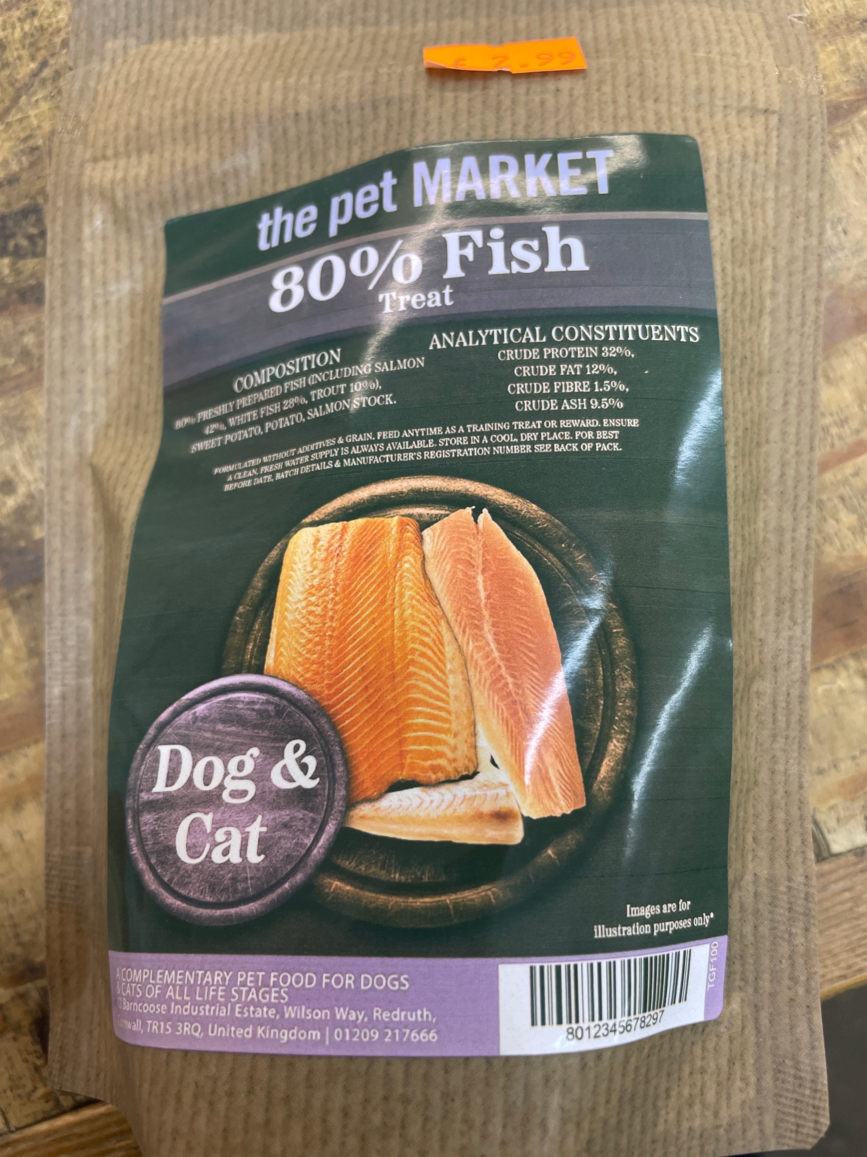 Pet Market 80% Fish Treat for dogs, showing crunchy fish treat pieces in a clear package, ideal for healthy dog snacks.