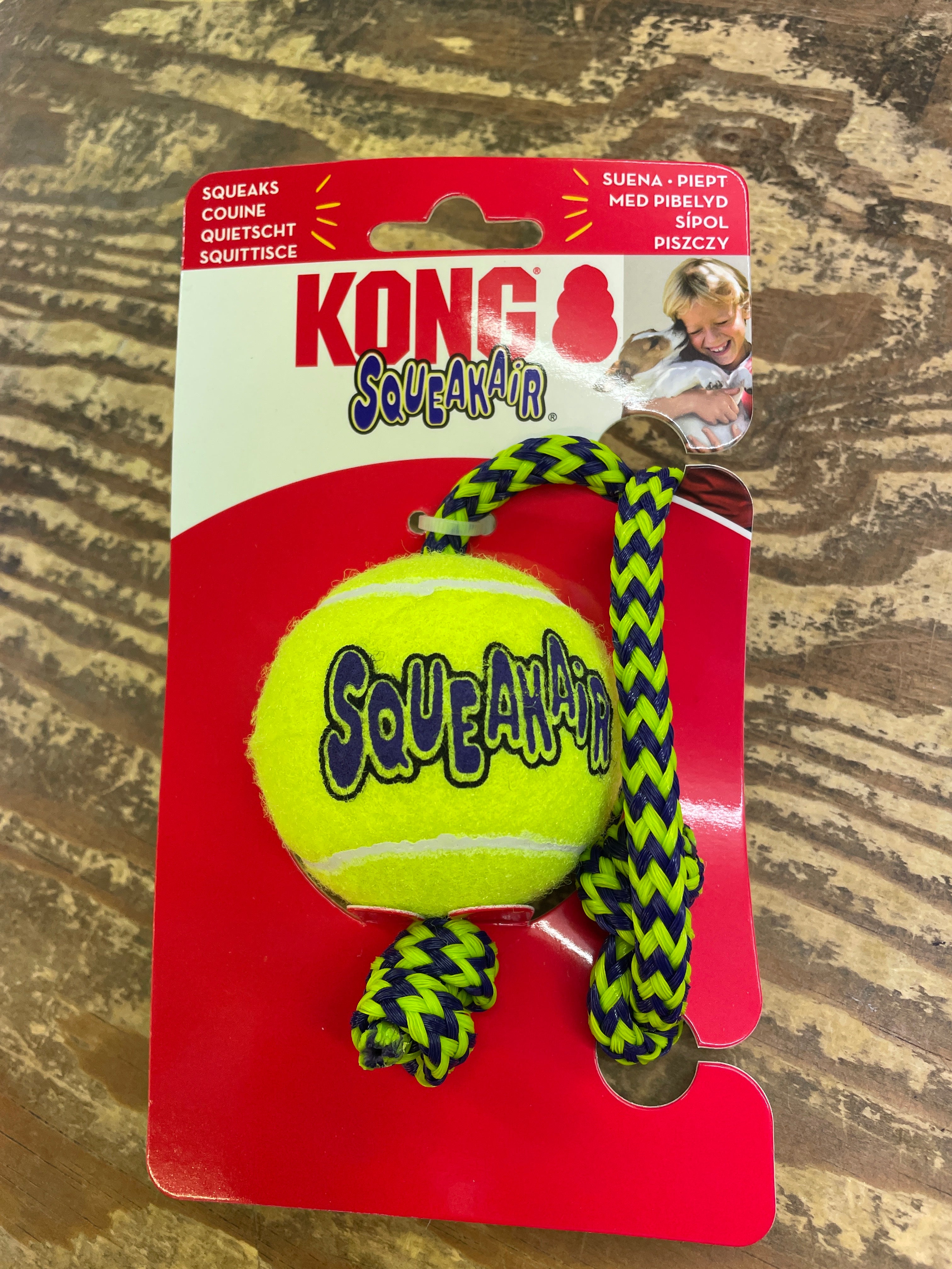 Kong Squeakair Ball With Rope Med Kong