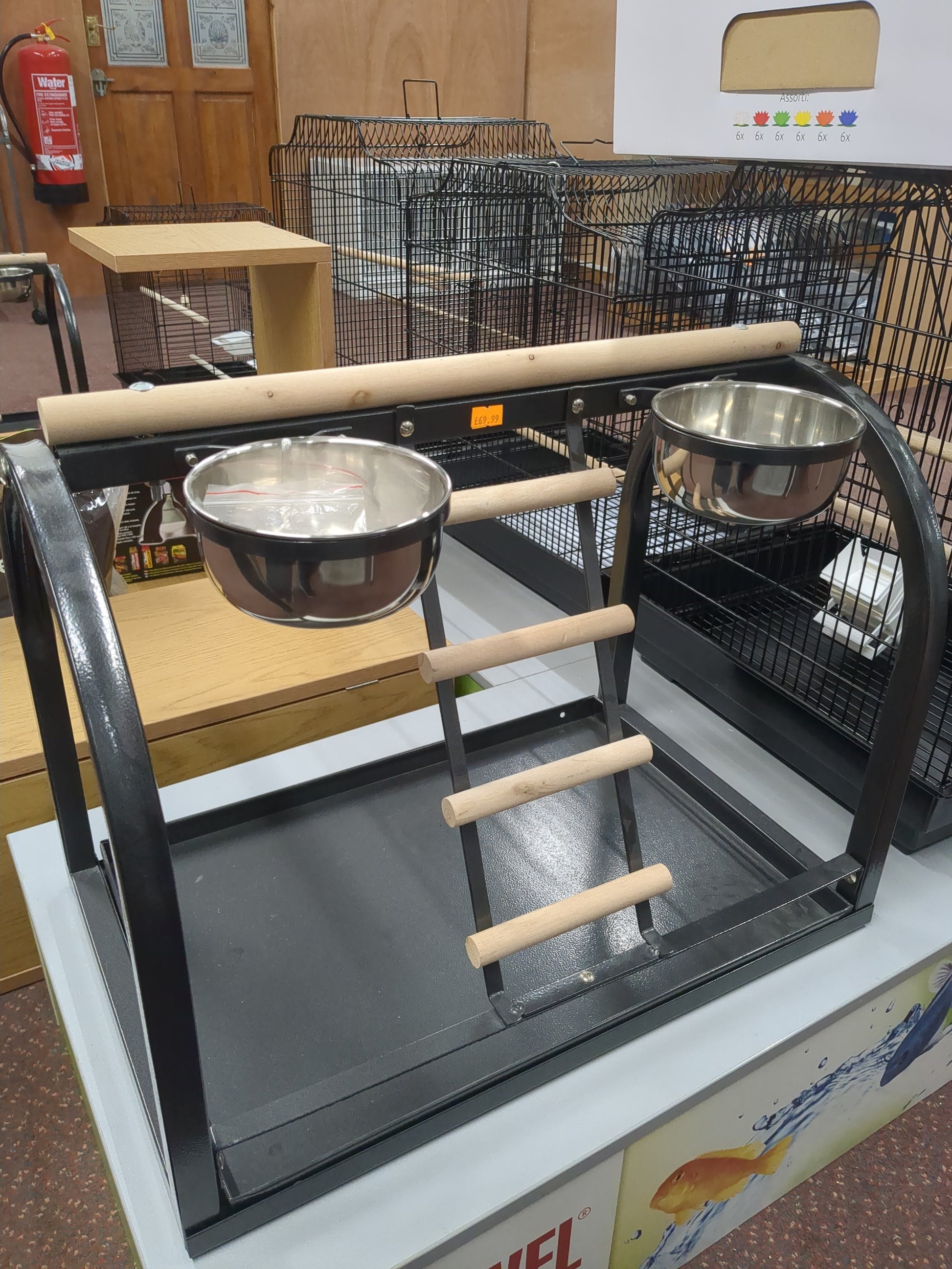 Table Top Stand the Pet MARKET